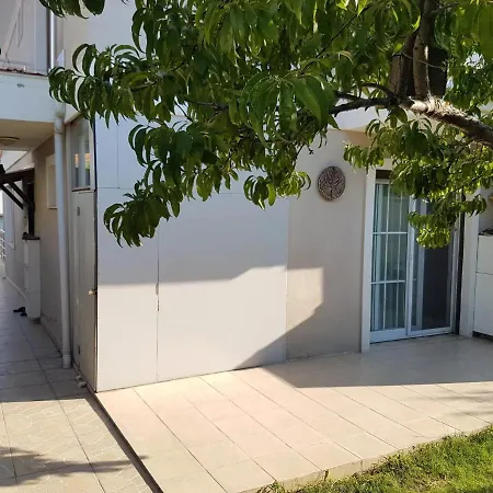 شقة Central Duplex With Garden In Çeşme